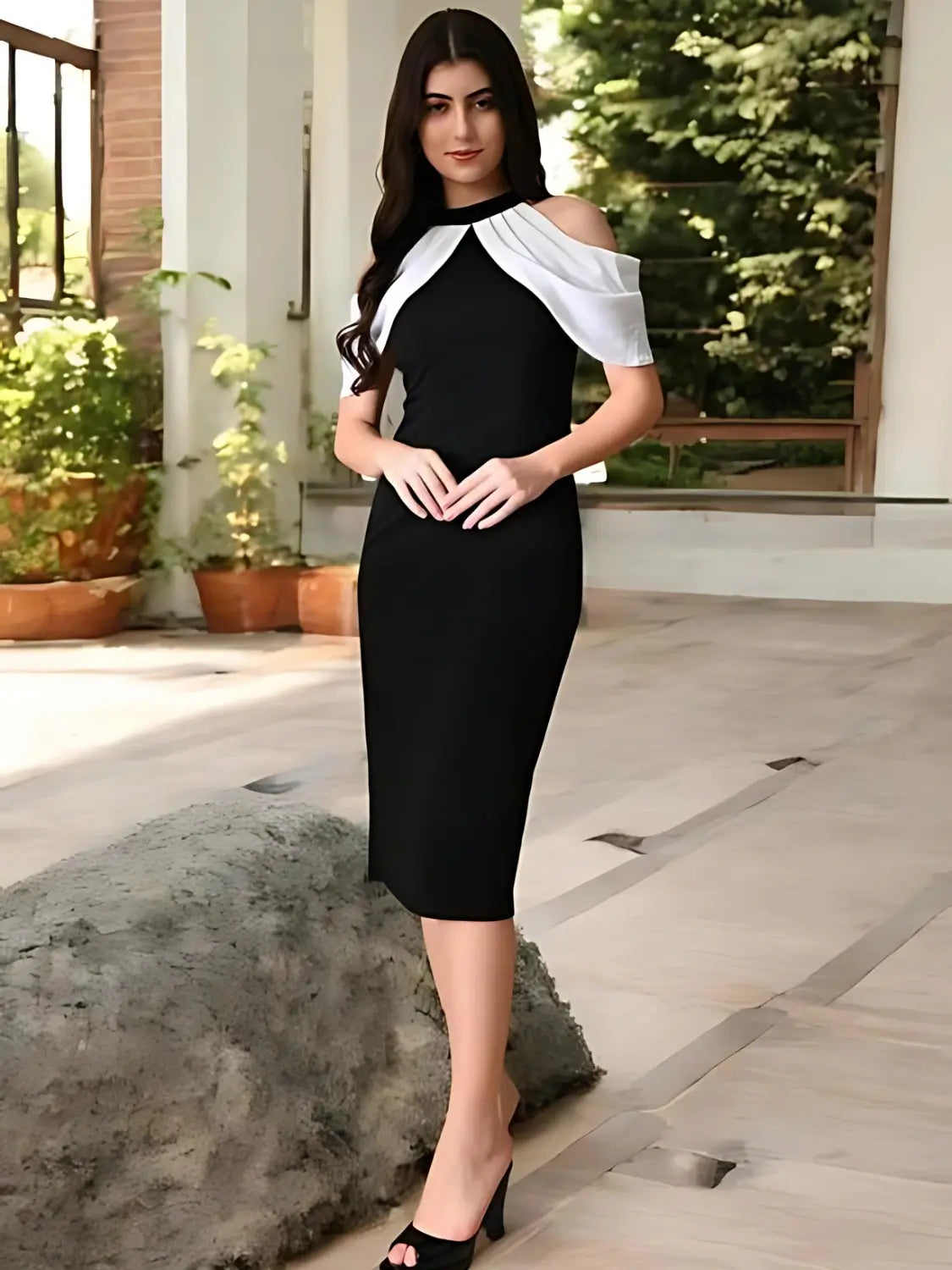 black and white fitted sleeveless polyester dress